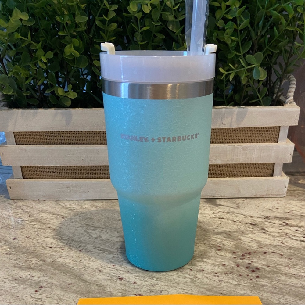 BNWT Stanley X Starbucks 20oz
